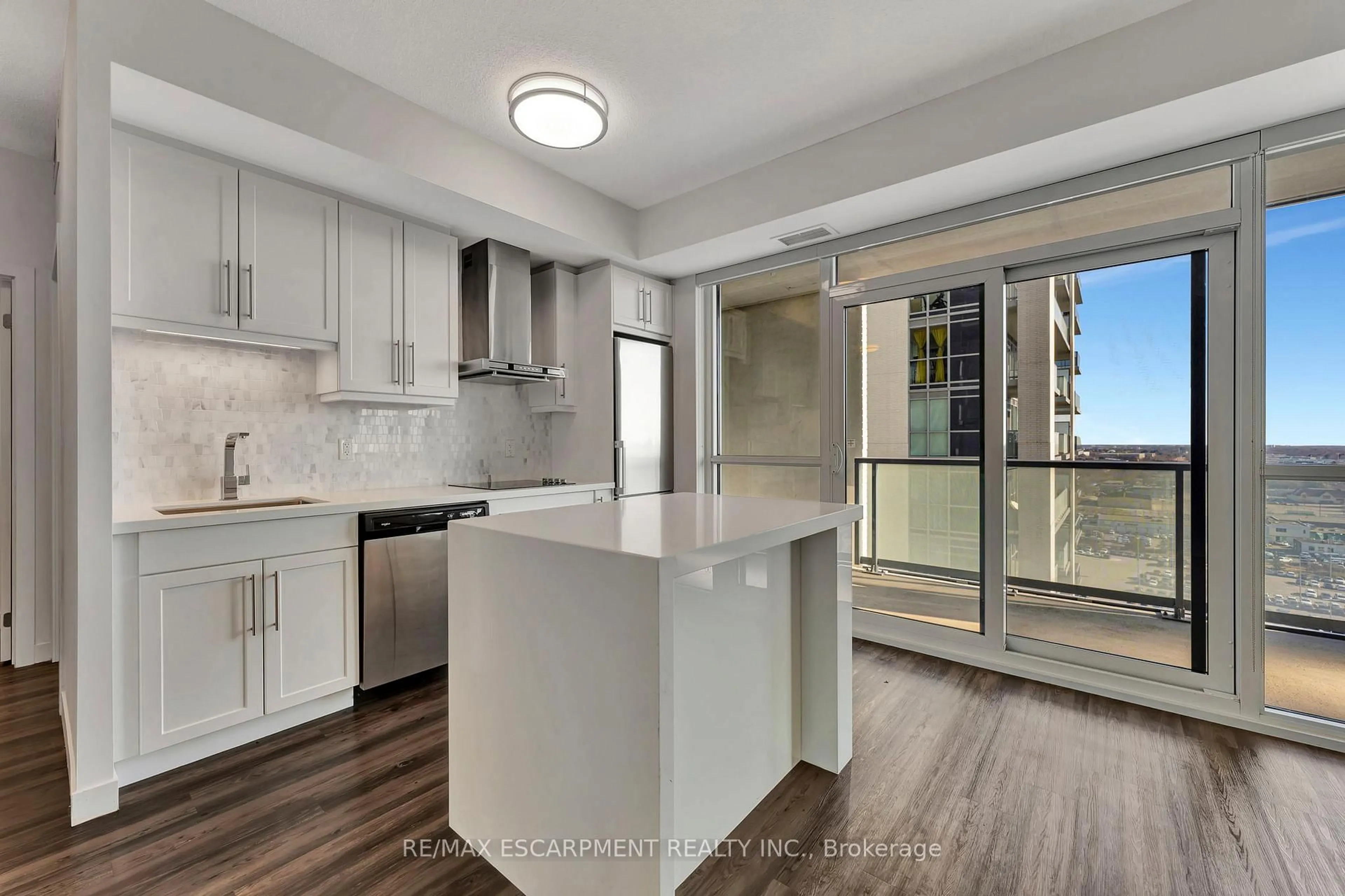 Open concept kitchen, unknown for 2087 FAIRVIEW St #1502, Burlington Ontario L7R 0E5