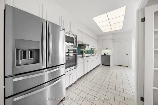 Additional property image - 101 Subway Cres Unit PH302