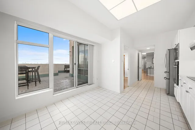 Additional property image - 101 Subway Cres Unit PH302