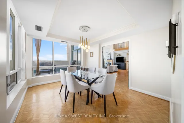 Additional property image - 101 Subway Cres Unit PH302