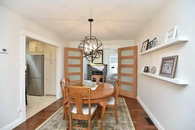Additional property image - 625 Ardleigh Cres