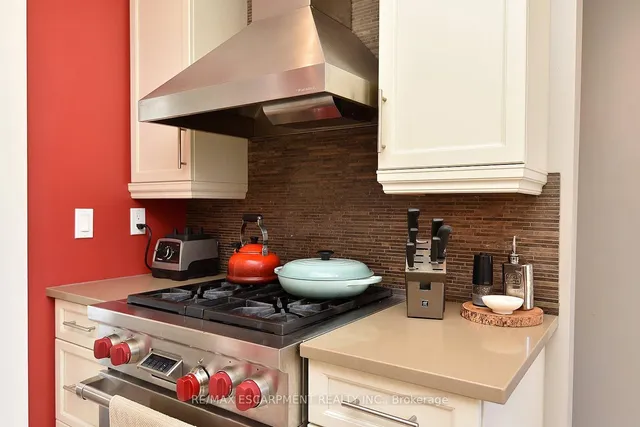 Additional property image - 625 Ardleigh Cres