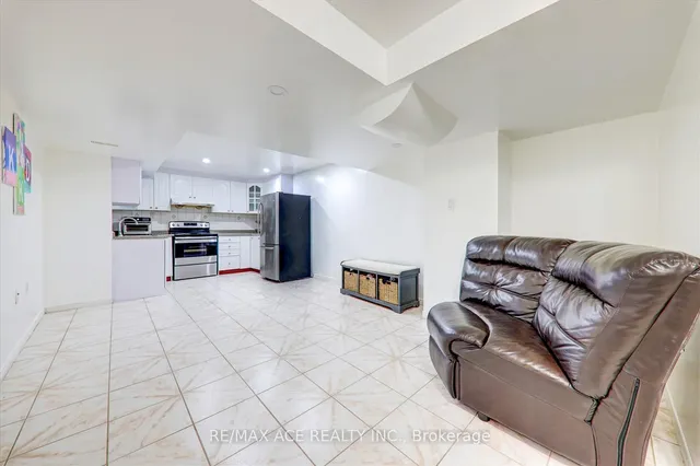 Additional property image - 62 Saffron Cres