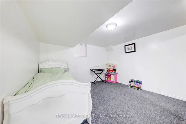 Additional property image - 62 Saffron Cres