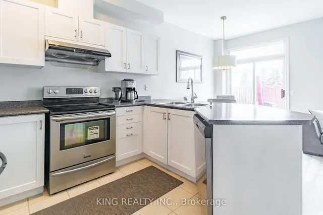 Additional property image - 928 Ledbury Cres