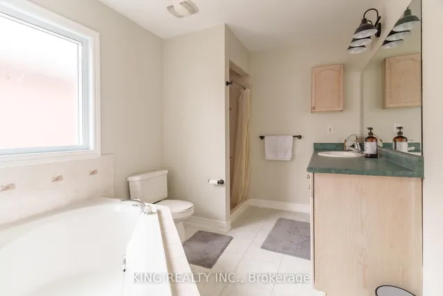 Additional property image - 928 Ledbury Cres