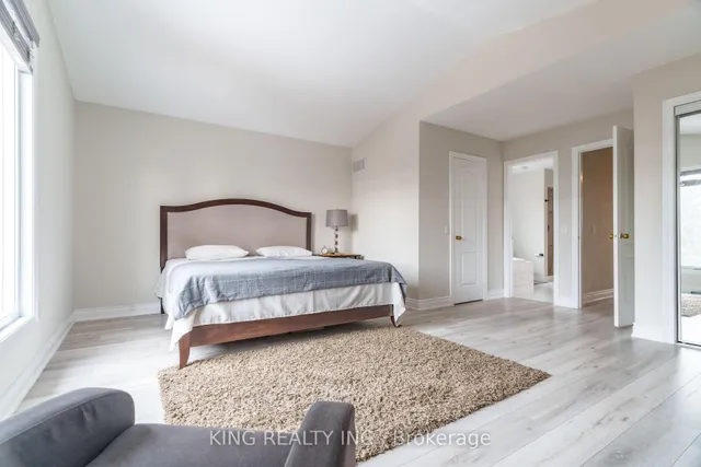 Additional property image - 928 Ledbury Cres