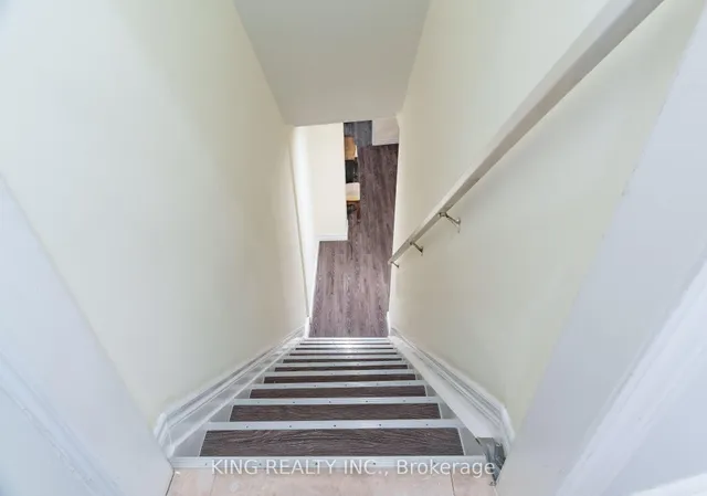 Additional property image - 928 Ledbury Cres