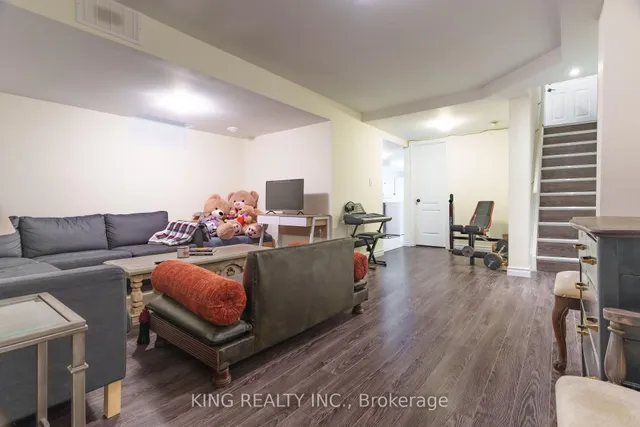 Additional property image - 928 Ledbury Cres