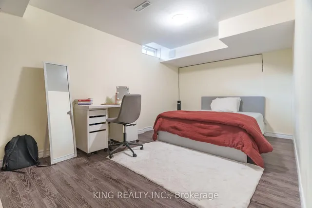 Additional property image - 928 Ledbury Cres