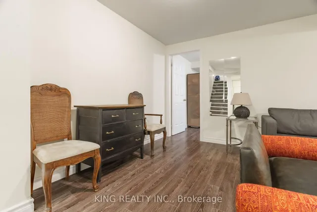 Additional property image - 928 Ledbury Cres