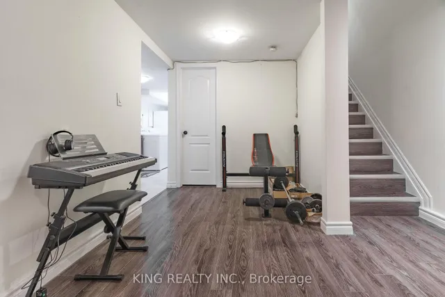 Additional property image - 928 Ledbury Cres