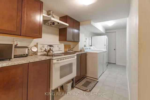 Additional property image - 928 Ledbury Cres