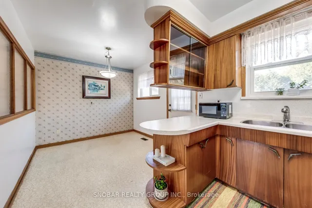 Additional property image - 6 Hartsdale Dr