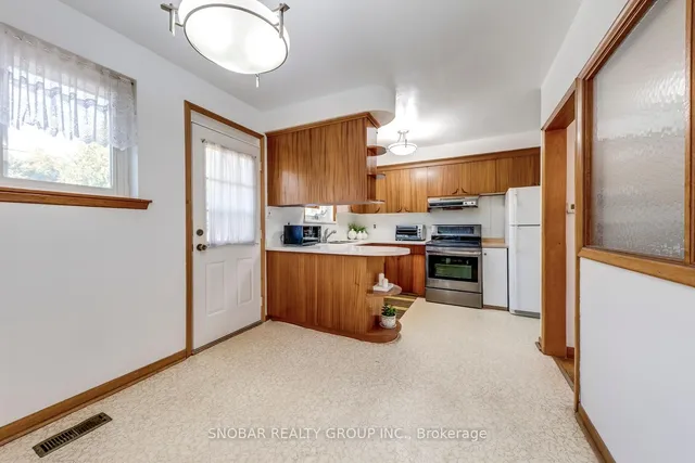 Additional property image - 6 Hartsdale Dr