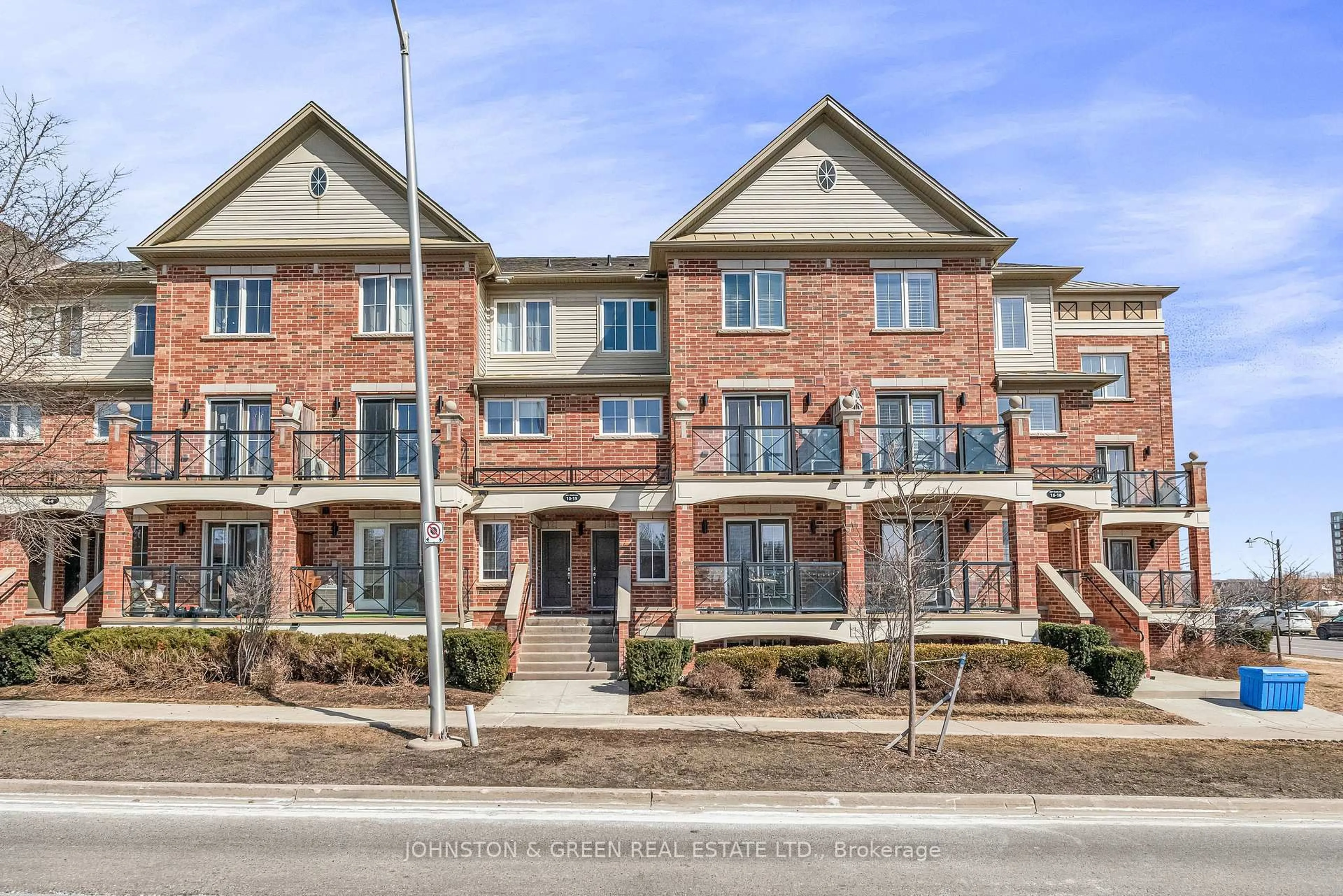 Home with brick exterior material, street for 2551 Sixth Line #14, Oakville Ontario L6H 0H7