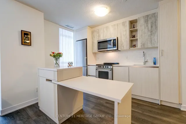 Additional property image - 251 Manitoba St Unit 204