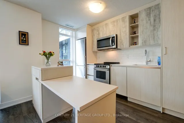 Additional property image - 251 Manitoba St Unit 204