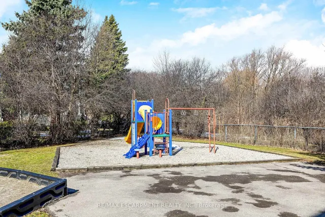 Additional property image - 2021 Sixth Line Unit 56