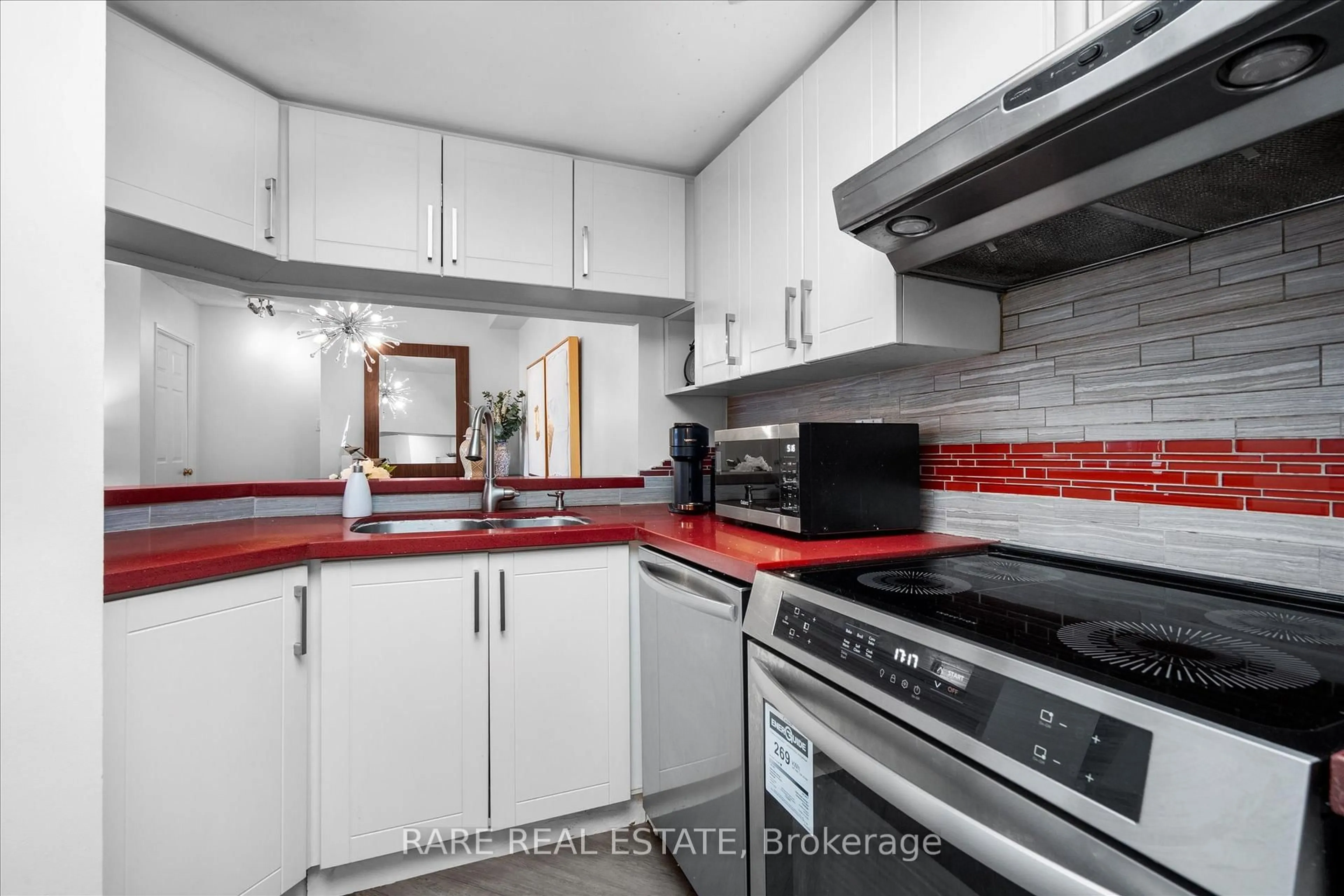 Standard kitchen, unknown for 250 Webb Dr #513, Mississauga Ontario L5B 3Z4