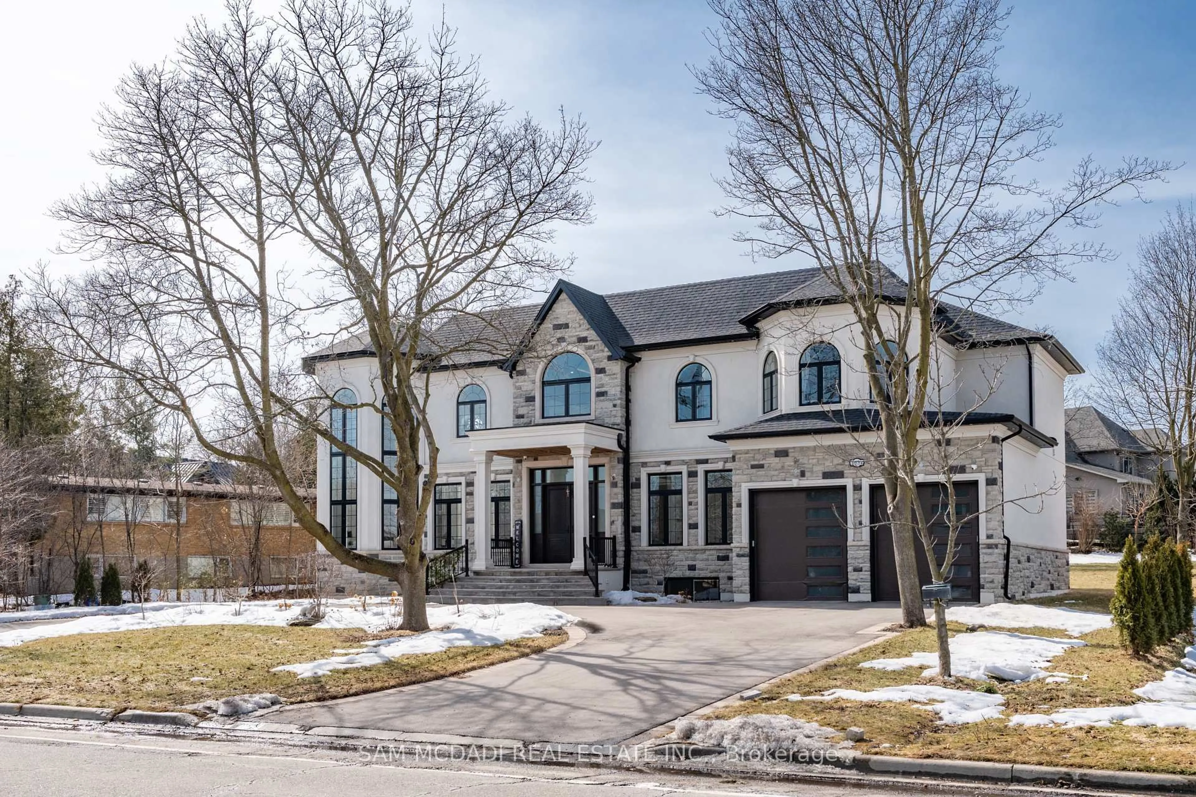 Home with brick exterior material, street for 2554 Liruma Rd, Mississauga Ontario L5K 1Y6