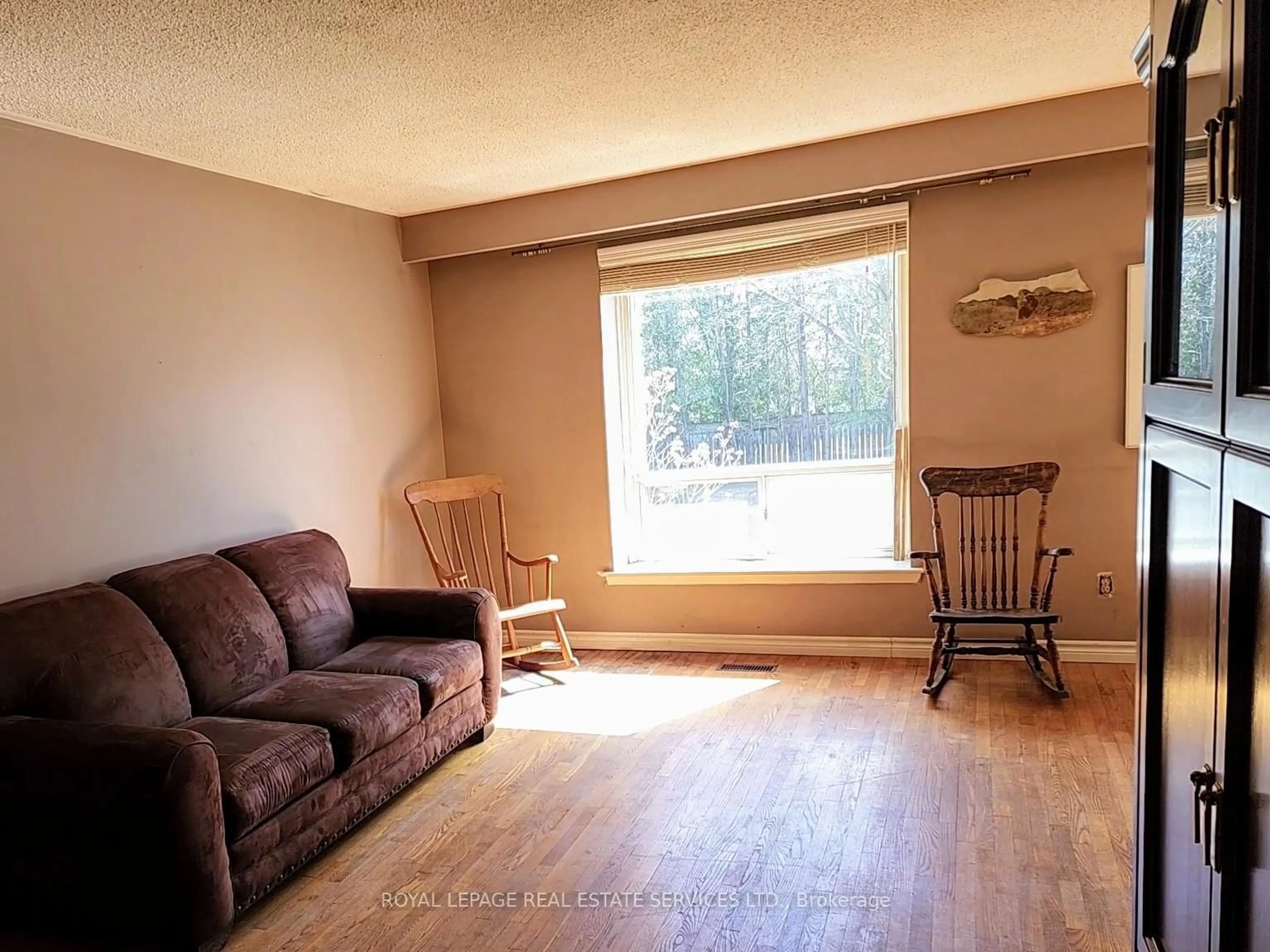 A pic of a room for 237 Antigua St, Mississauga Ontario L5B 1C3