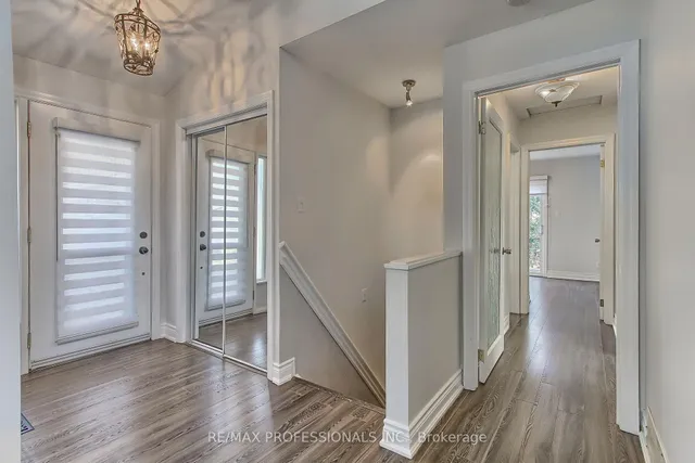 Additional image 40 of 425 CANTERBURY Cres
