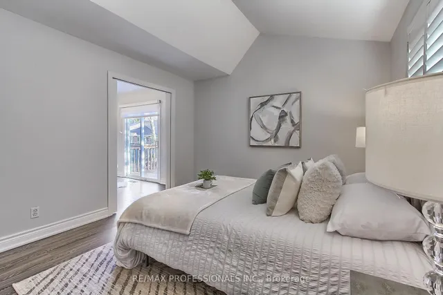 Additional image 21 of 425 CANTERBURY Cres