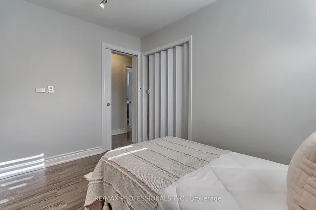 Additional image 15 of 425 CANTERBURY Cres