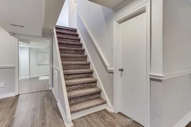 Additional image 10 of 425 CANTERBURY Cres