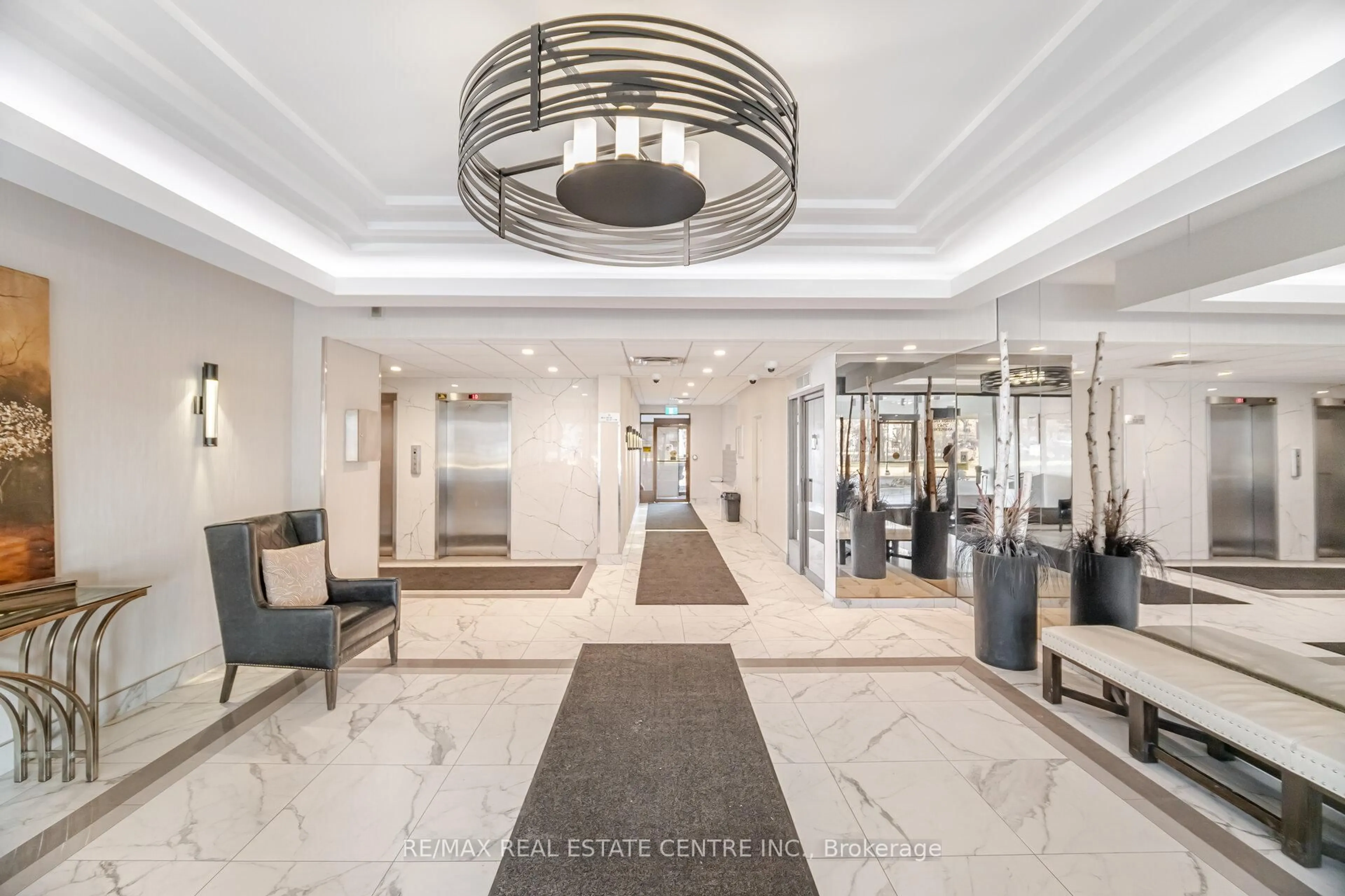 Lobby for 2542 Argyle Rd #908, Mississauga Ontario L5B 2H5