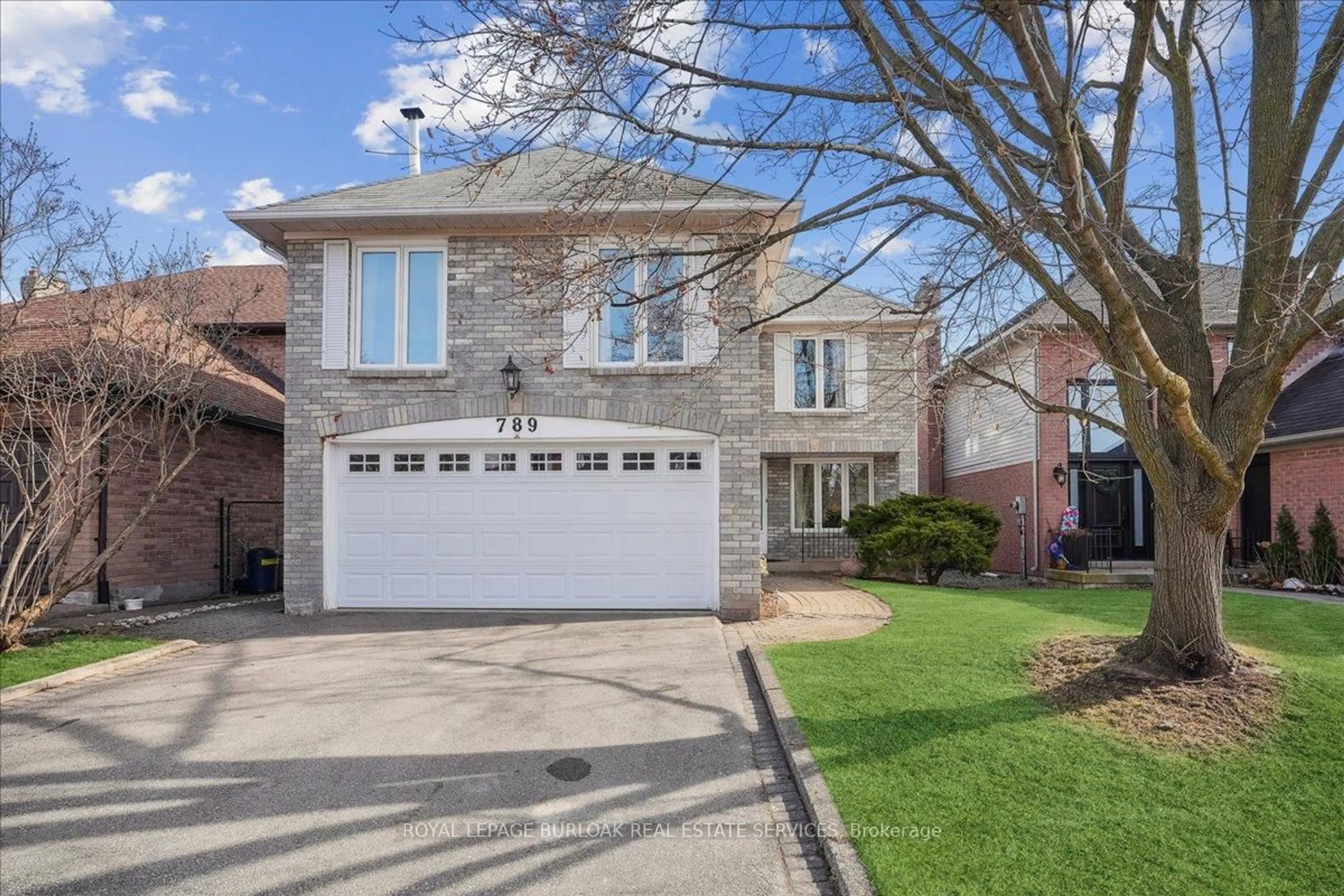 Home with brick exterior material, street for 789 Hawkins Cres, Burlington Ontario L7S 2C6