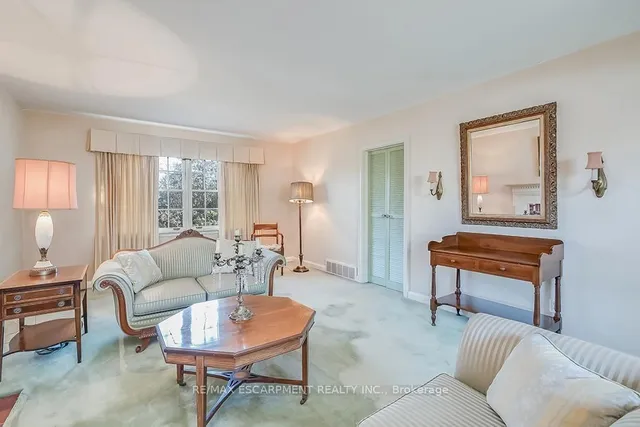 Additional property image - 359 Rosslyn Dr