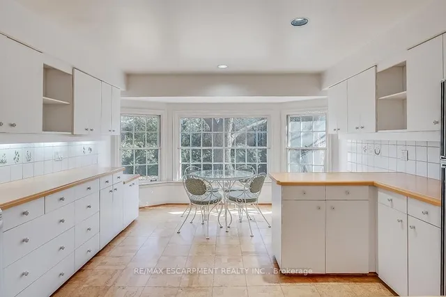 Additional property image - 359 Rosslyn Dr