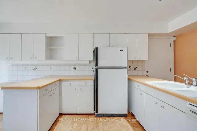 Additional property image - 359 Rosslyn Dr