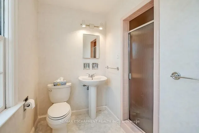 Additional property image - 359 Rosslyn Dr