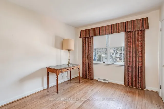 Additional property image - 359 Rosslyn Dr