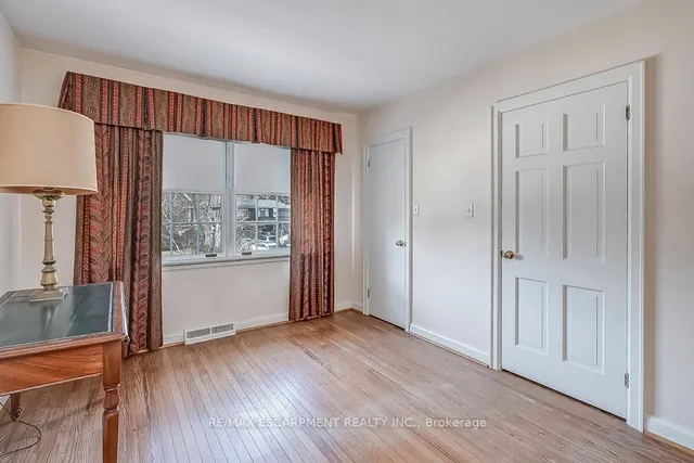Additional property image - 359 Rosslyn Dr