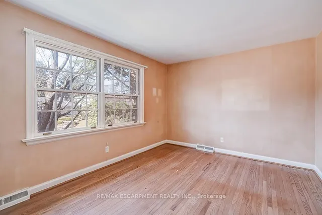 Additional property image - 359 Rosslyn Dr