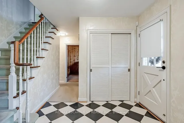 Additional property image - 359 Rosslyn Dr
