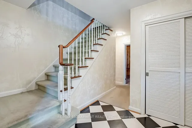 Additional property image - 359 Rosslyn Dr