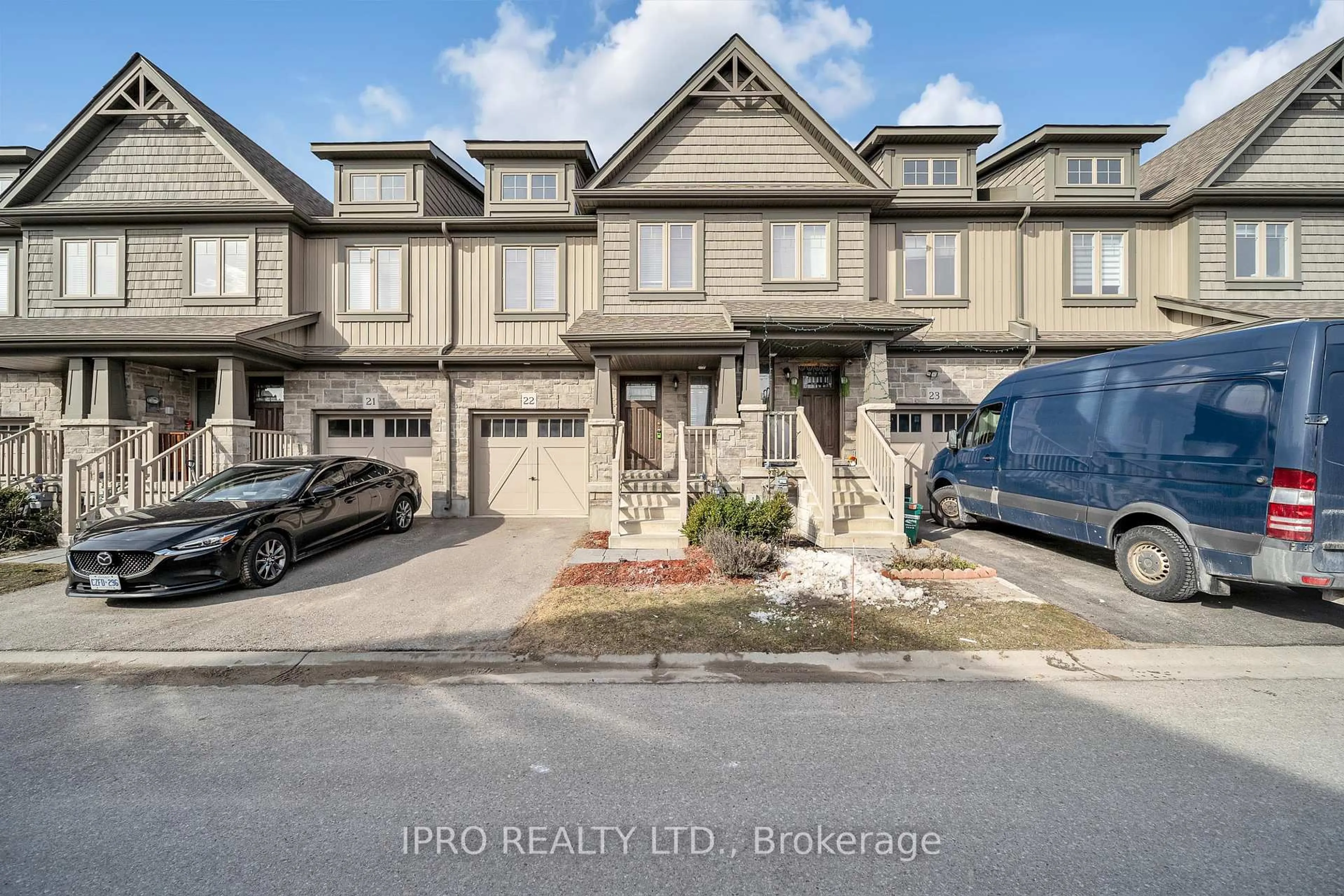 A pic from outside/outdoor area/front of a property/back of a property/a pic from drone, street for 124 Parkinson Cres #22, Orangeville Ontario L9W 6X3