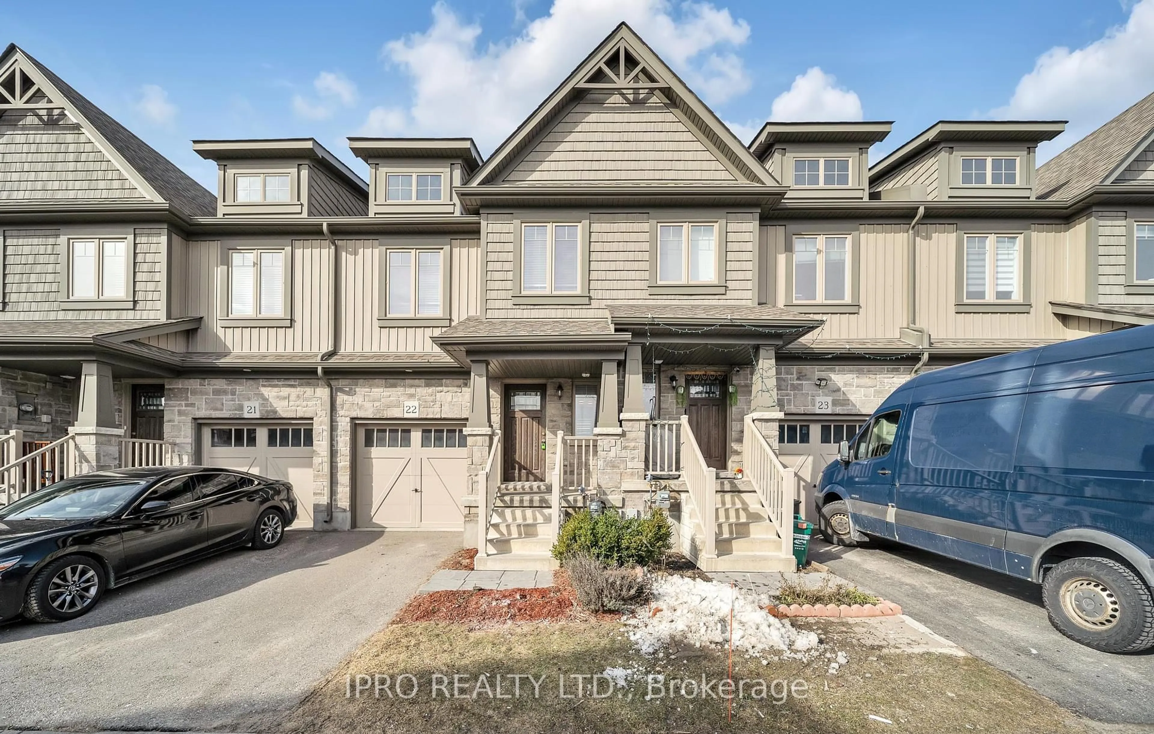 A pic from outside/outdoor area/front of a property/back of a property/a pic from drone, street for 124 Parkinson Cres #22, Orangeville Ontario L9W 6X3