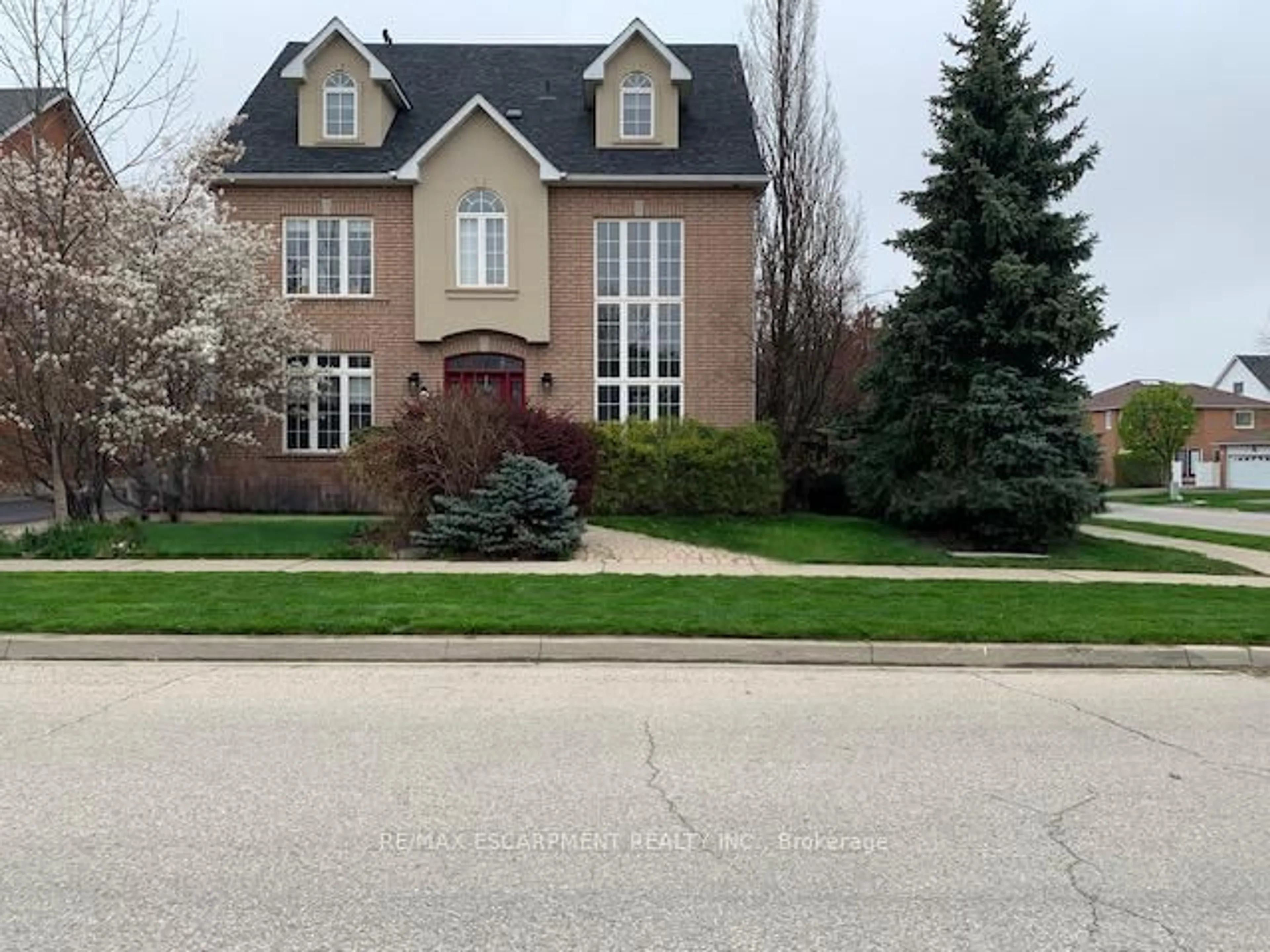 Home with brick exterior material, street for 154 Westchester Rd, Oakville Ontario L6H 6H9