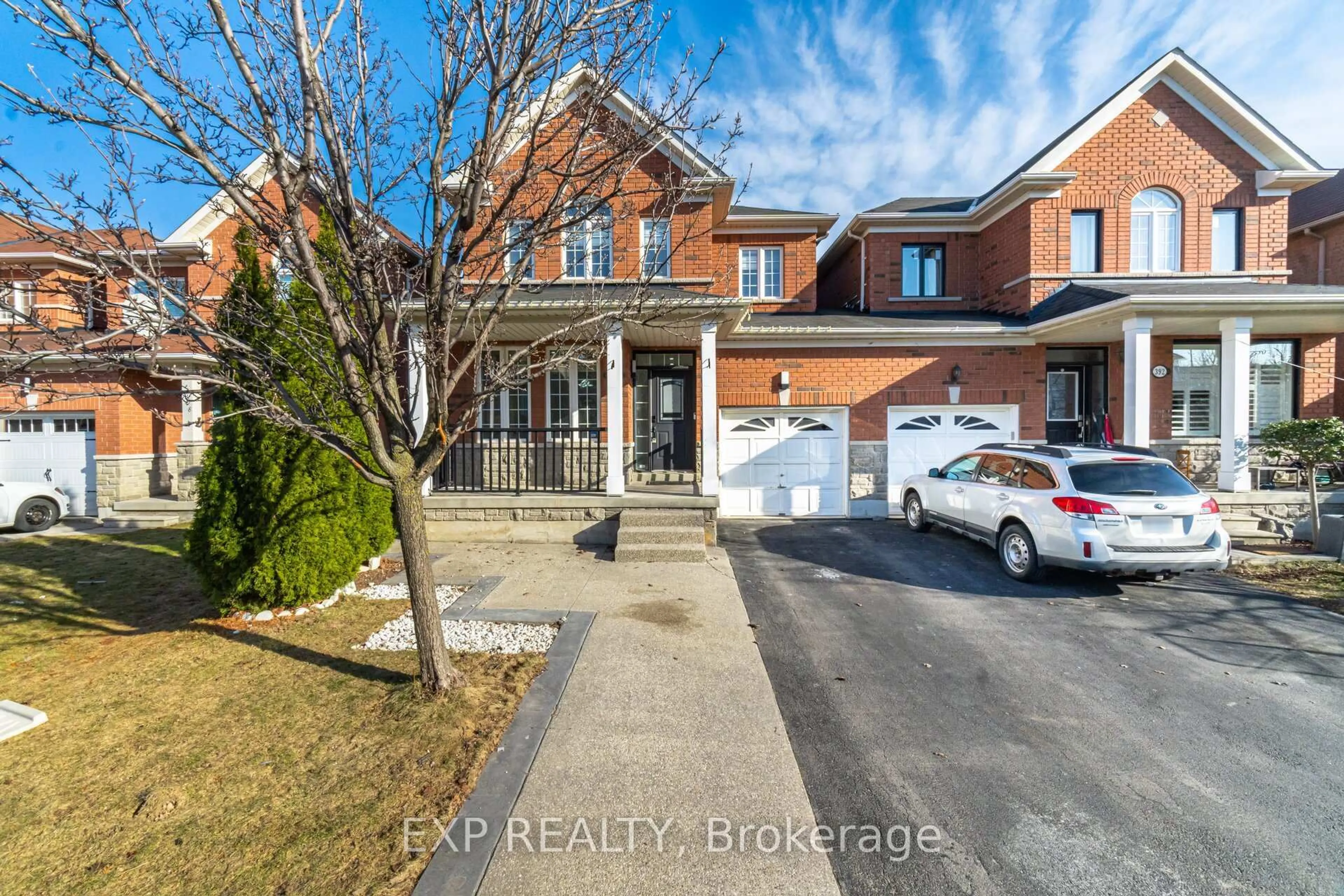 A pic from outside/outdoor area/front of a property/back of a property/a pic from drone, street for 394 Black Dr, Milton Ontario L9T 6R8