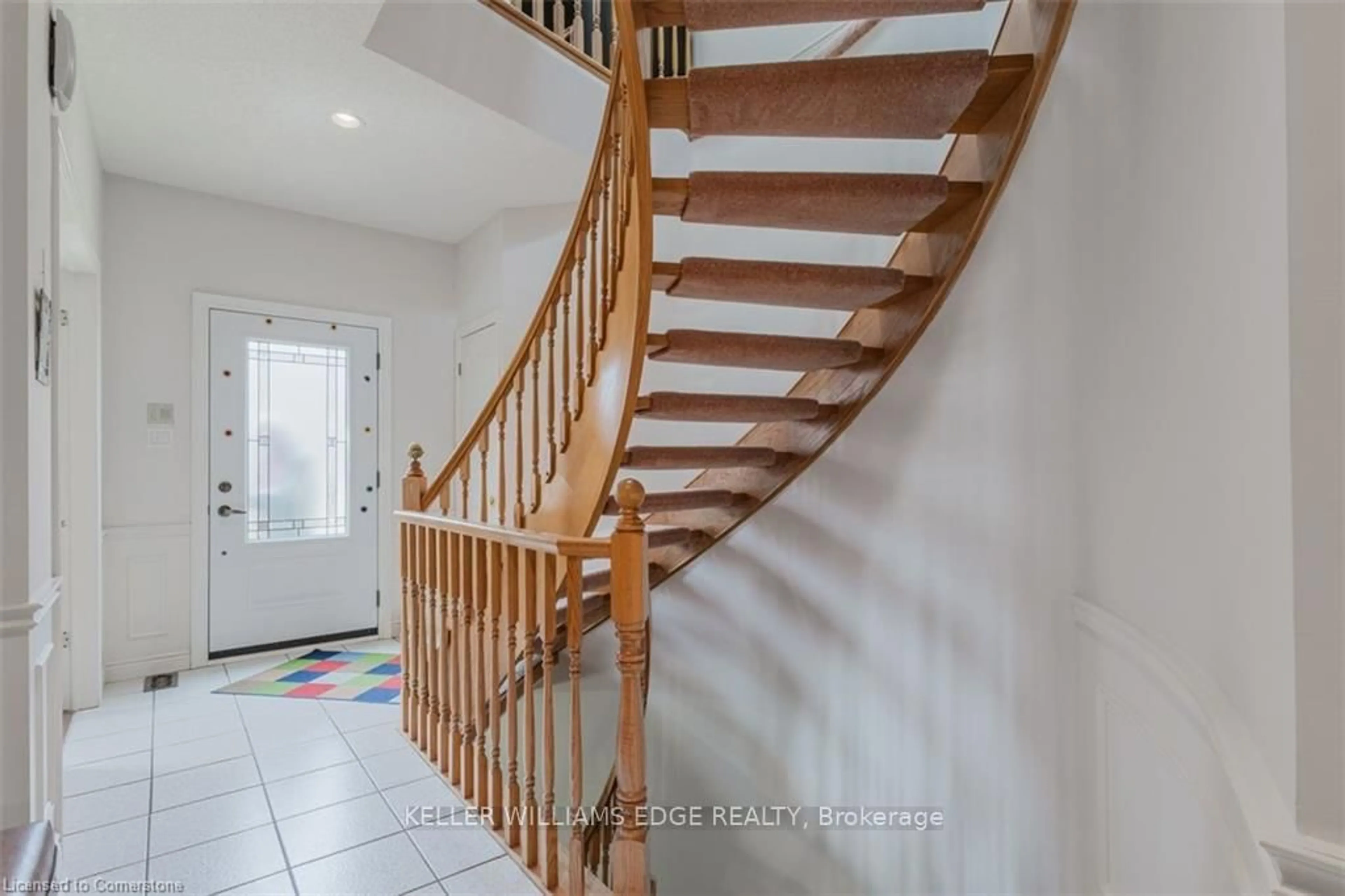 Stairs for 2407 Woodward Ave #2, Burlington Ontario L7R 4J2