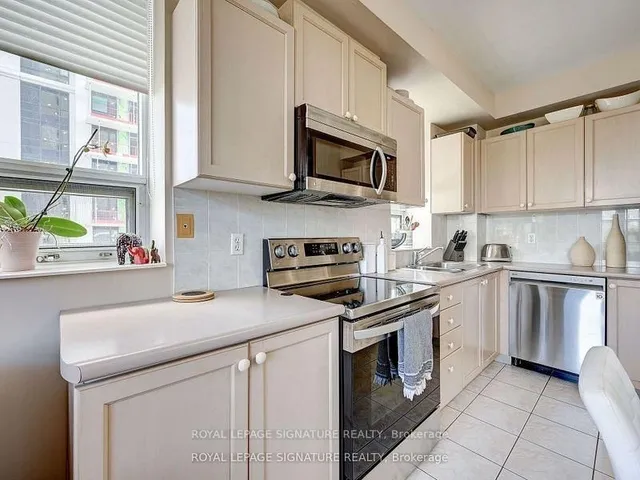 Additional property image - 200 Burnhamthorpe Rd Unit 403
