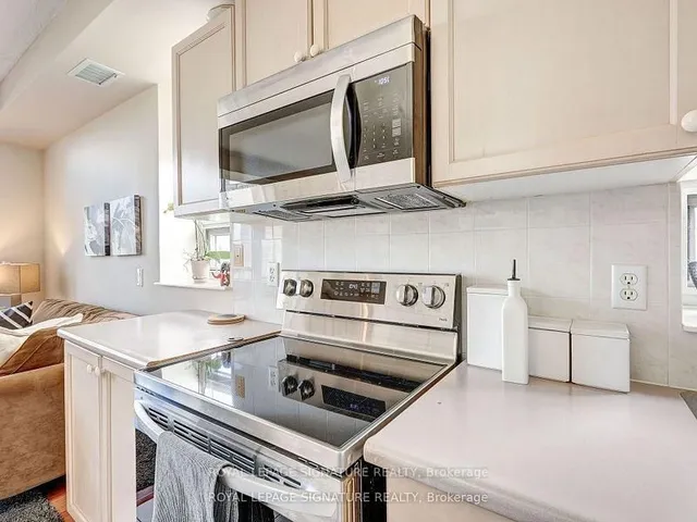 Additional property image - 200 Burnhamthorpe Rd Unit 403