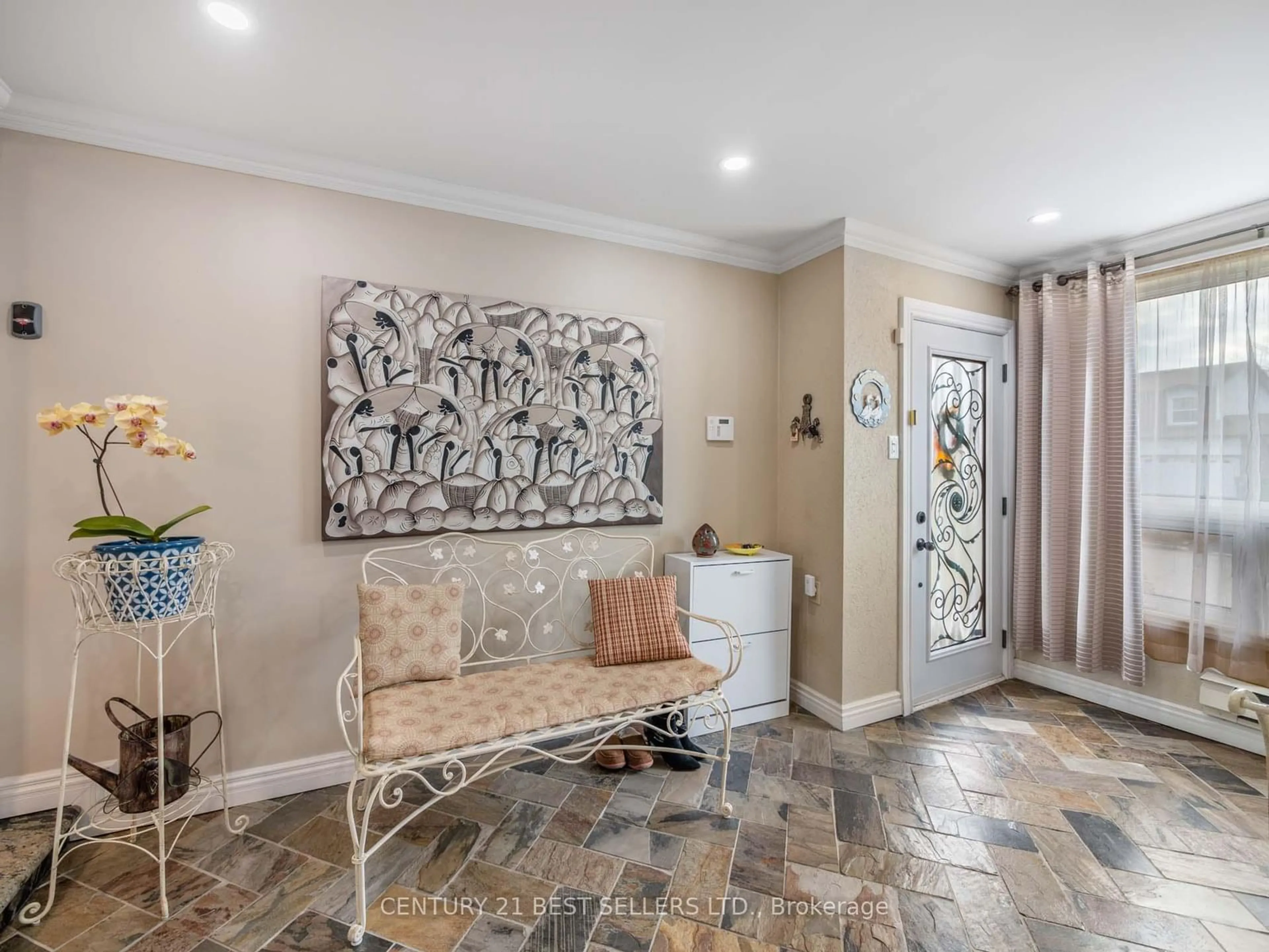 Indoor entryway for 15 Blackthorn Lane, Brampton Ontario L6V 3K7