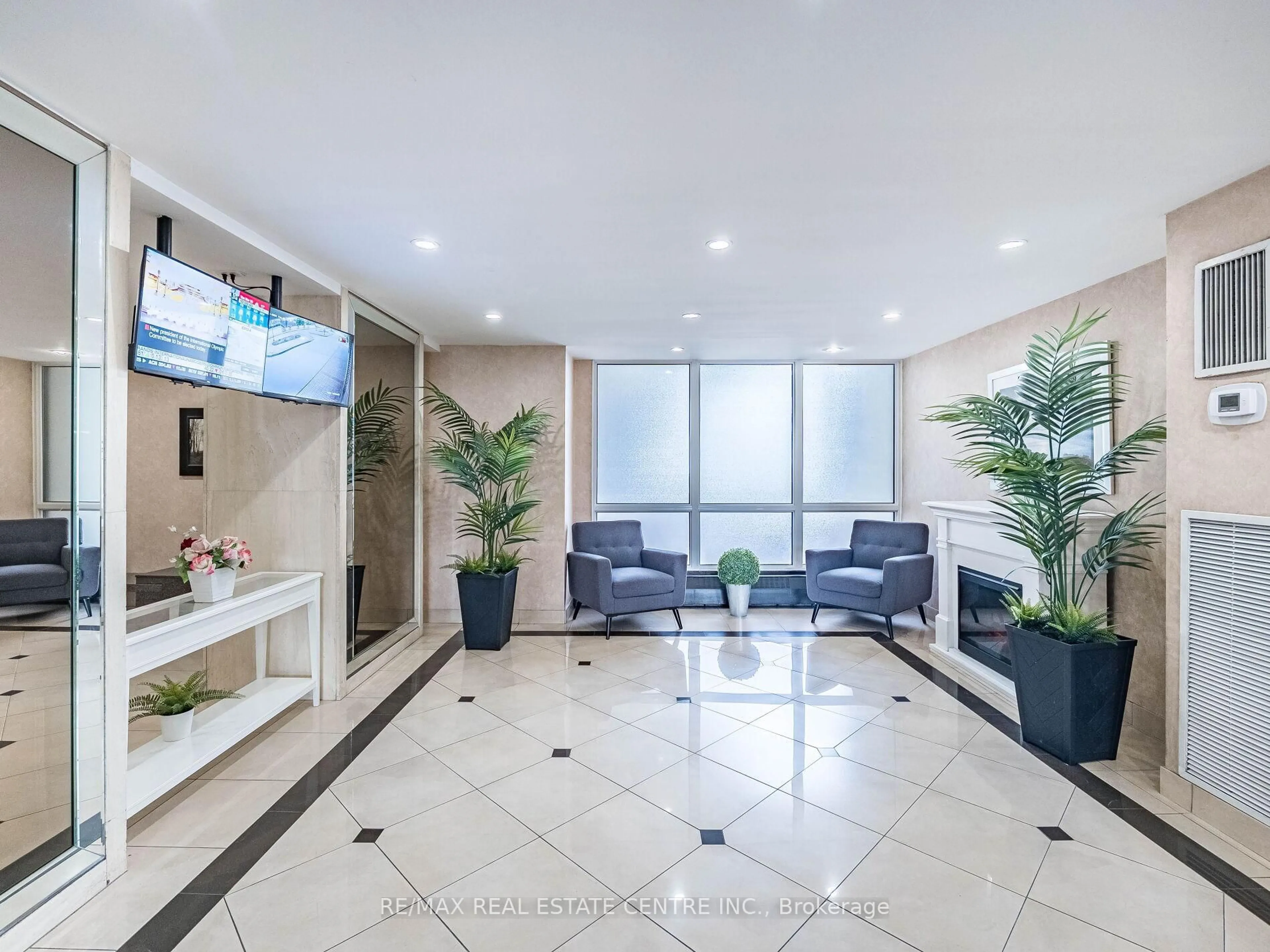 Lobby for 1515 Lakeshore Rd #706, Mississauga Ontario L5E 3E3